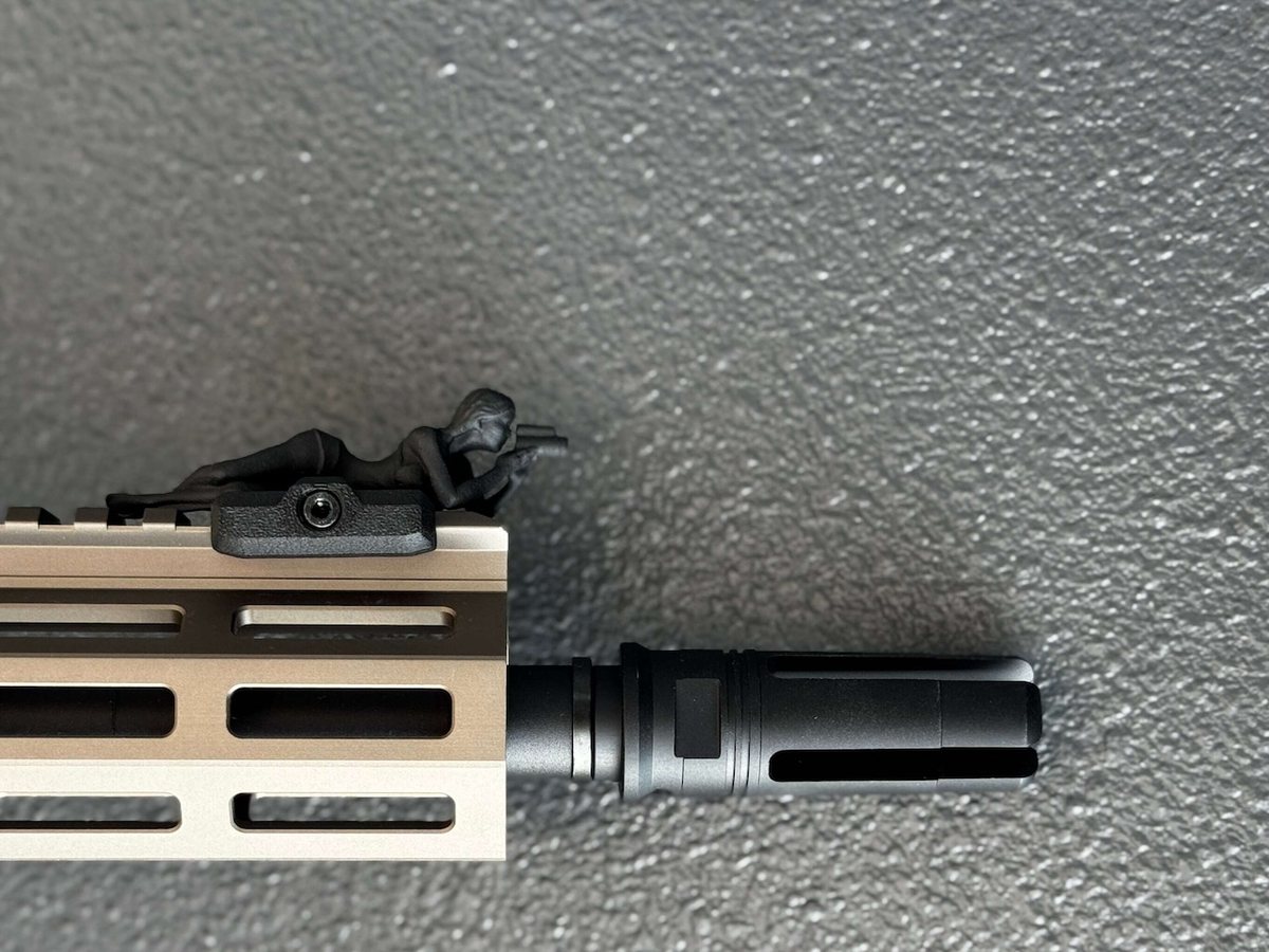 Spotter G mounted on a rifle handguard rail
